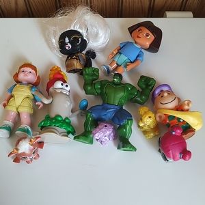 Toy doll mini figures